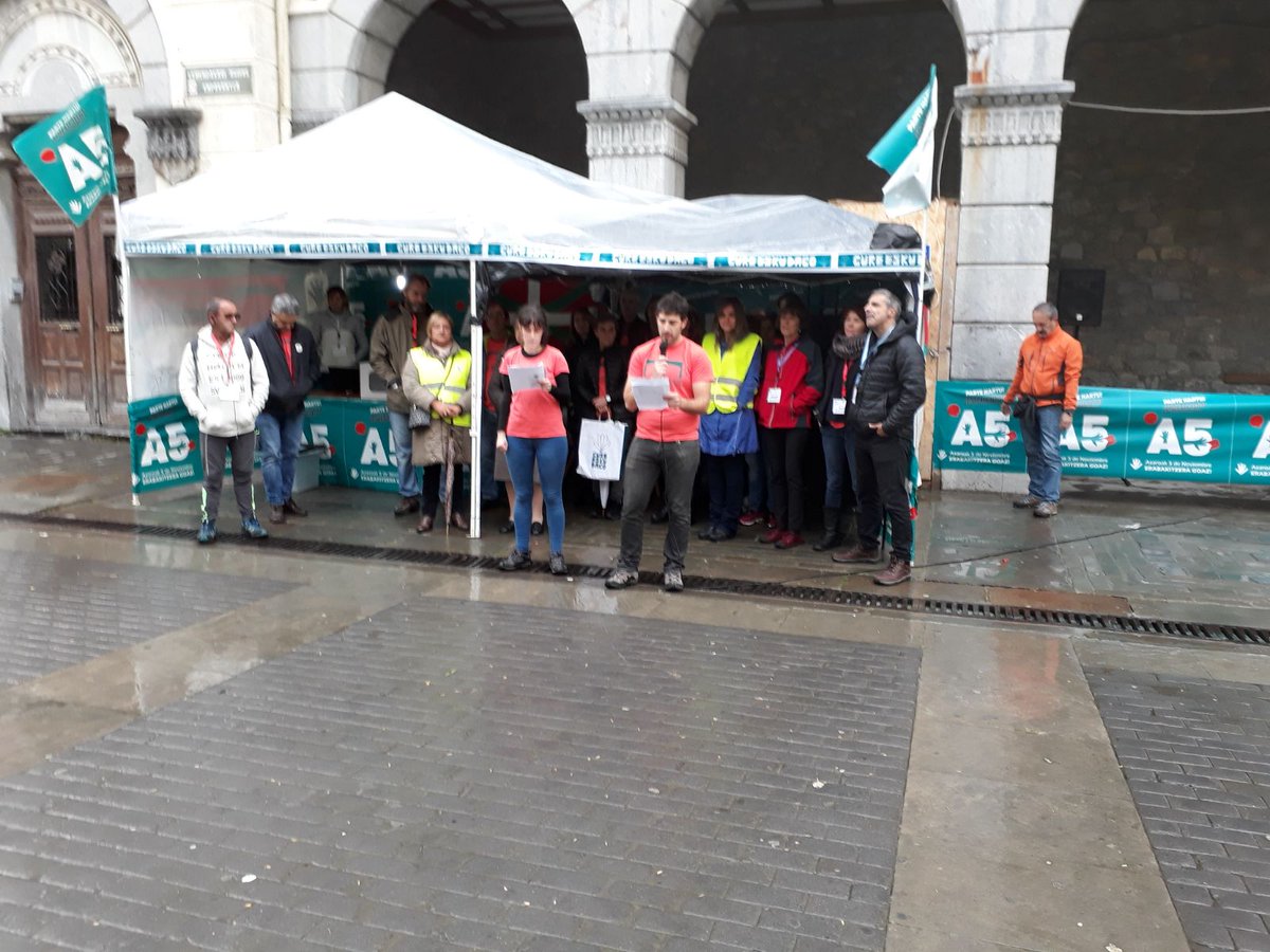 BusturialdeaGed's tweet photo. Topera dabiz gure eskualdeko hiru herrixek! Aurrera Mundaka, Ibarrangelu ta Elantxobe! #A5galdeketak #A5erabaki @GureEskuDago https://t.co/PXKxqeiFmI