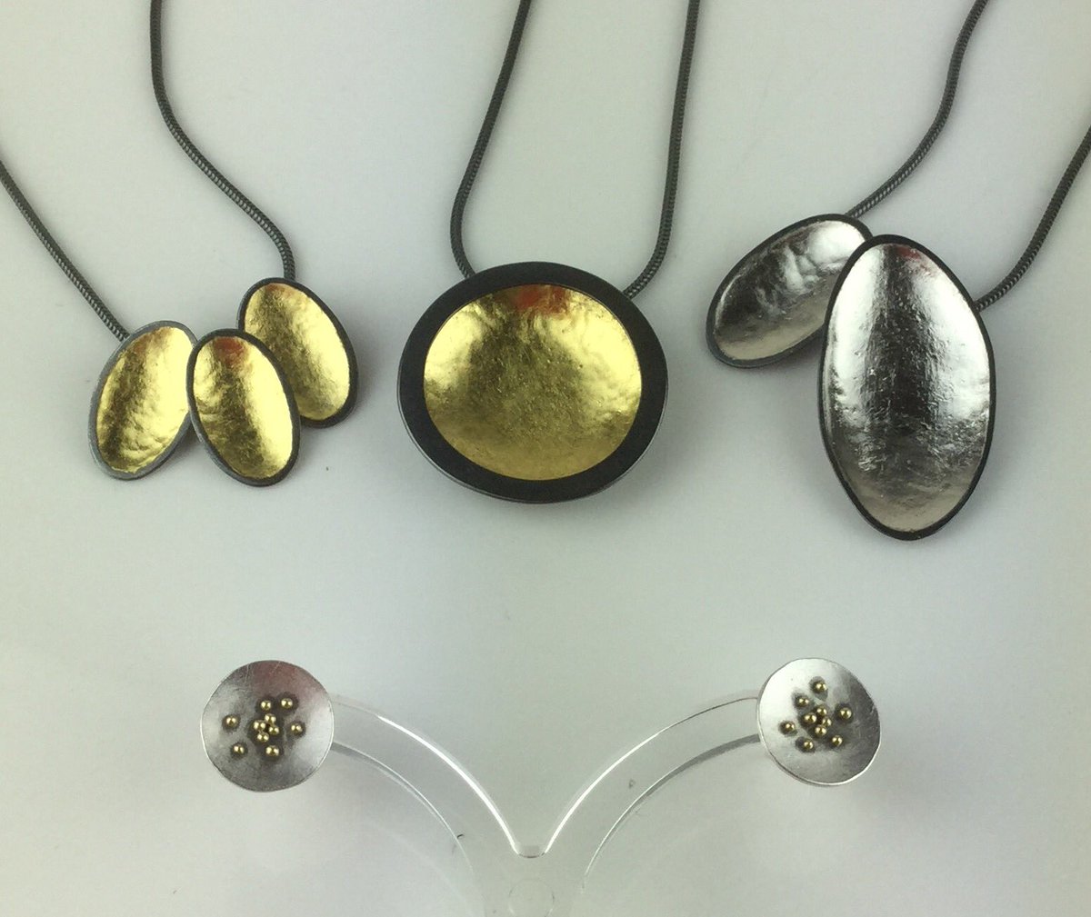 Primavera1945's tweet photo. We have new jewellery in by Jennifer Wall! #primaveragallery #contemporaryjewellery https://t.co/i04EMR8XvI