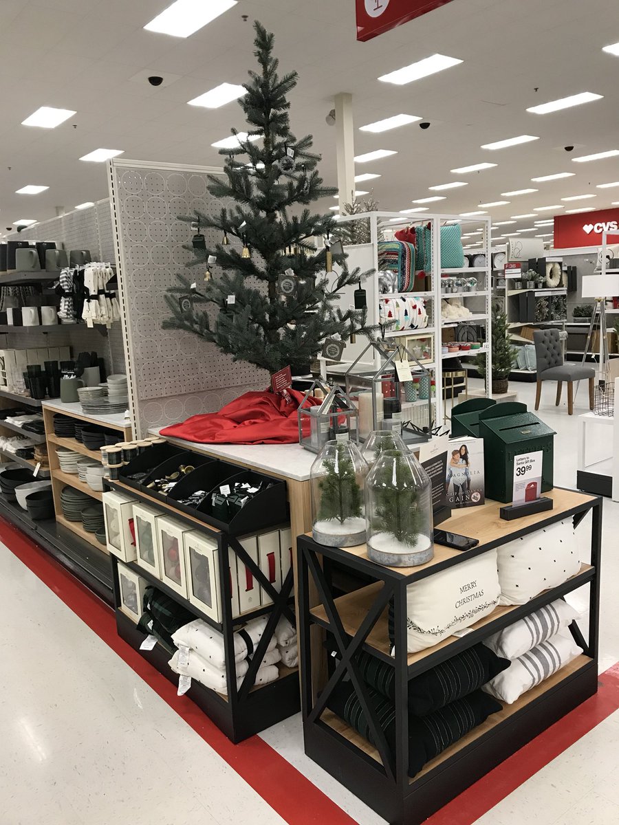 Channeled our inner #Joanna and created an incredible experience for our guests! #HearthAndHand <a href="/JansonKinsley/">Janson Kinsley</a> <a href="/JenieBrisson/">Jenie Brisson</a> <a href="/Howard_JoshT/">Josh Howard</a>