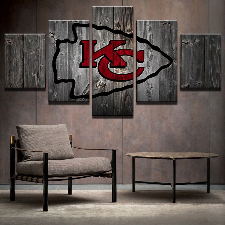 RosehillKC's tweet photo. We want THIS @Chiefs artwork in our basement! #MadeFromTrees #ChiefsKingdom https://t.co/03lxQNCeL4