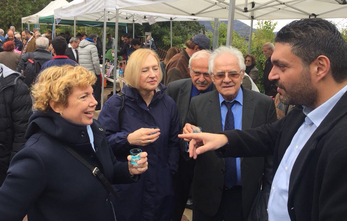 Petrides_C's tweet photo. Στην Άλωνα, πίνοντας ζιβανία (στη γιορτή της!) και βουττώντας το Σιουσούκκο. Με την Πρέσβη των ΗΠΑ #AmbDoherty και την Ε. Σπέρχαρ του ΟΗΕ https://t.co/brz8zPDLWE