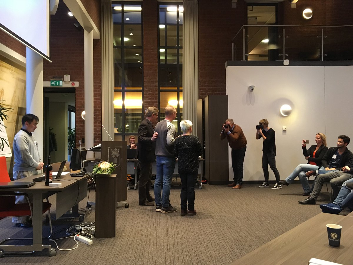 LarsFehse's tweet photo. #ophackborne 
@gemeenteborne 
Rob Welten, nummer 2:
Shark blood https://t.co/G7PEVfe8PC