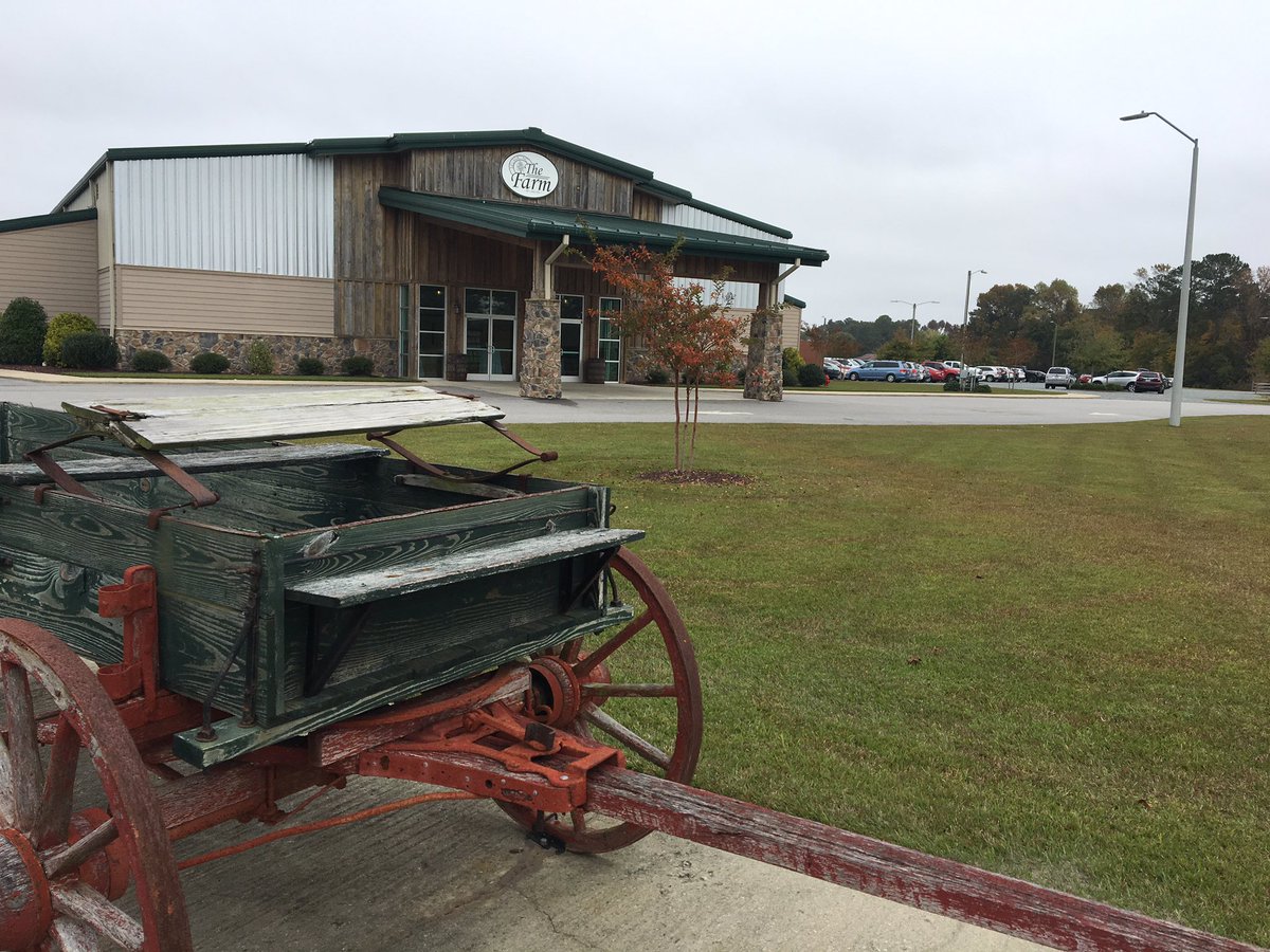 Catering by Design tweet media