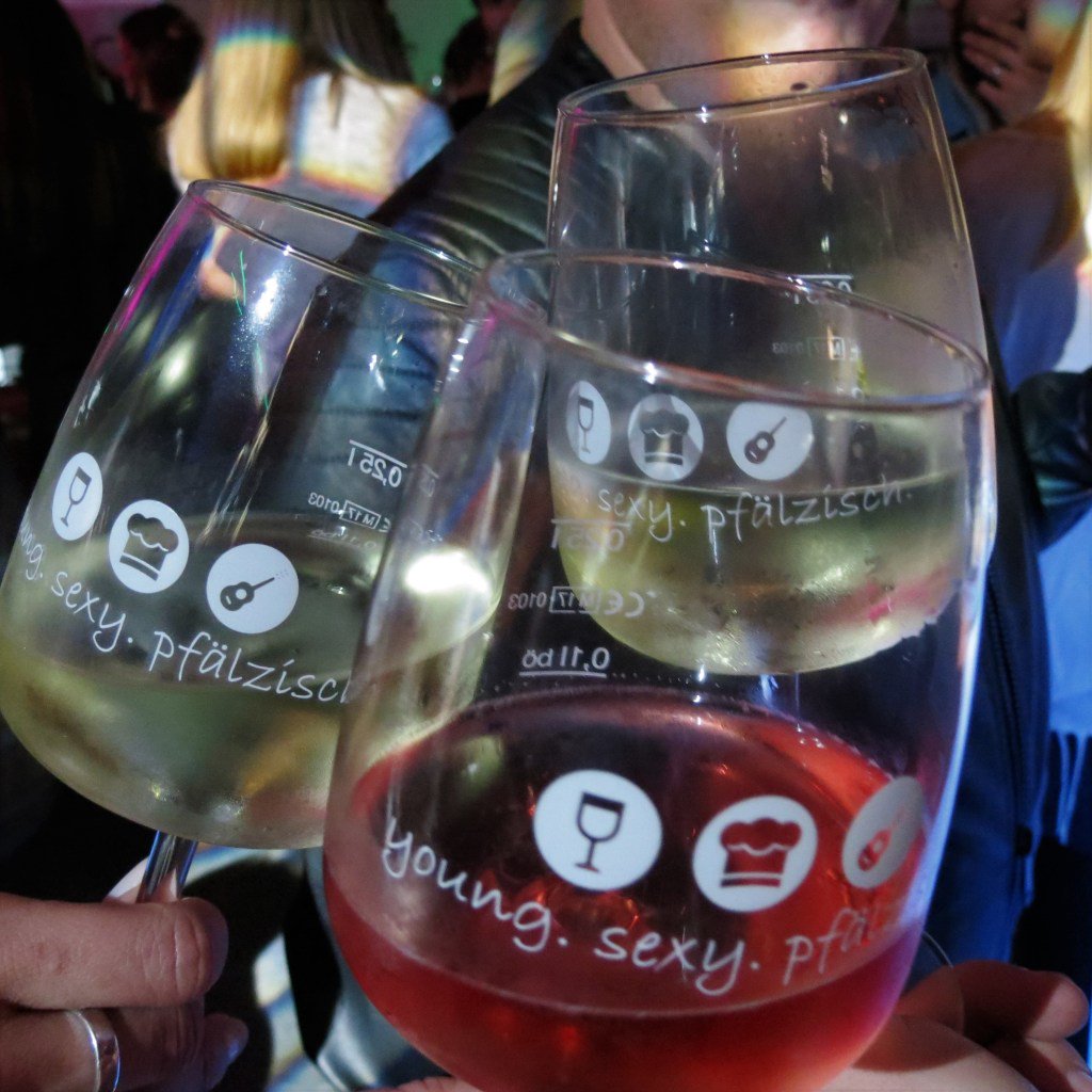 Young Sexy Pfälzisch-Weinevent (End-of-Season-Edition) binaspfalzliebe.de/2017/11/05/you…