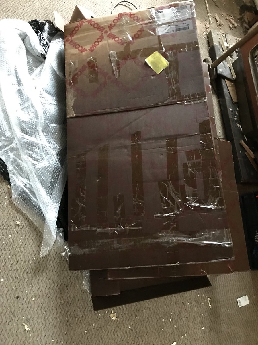 ncp_group's tweet photo. This is how @UPS Delivered my parcel. Oil heated radiator snapped in half. Worth £300. How is that possible? @UPSHelp #news #bbc #property #investments #Shipping #PropertyNews https://t.co/Ai0BldNThk