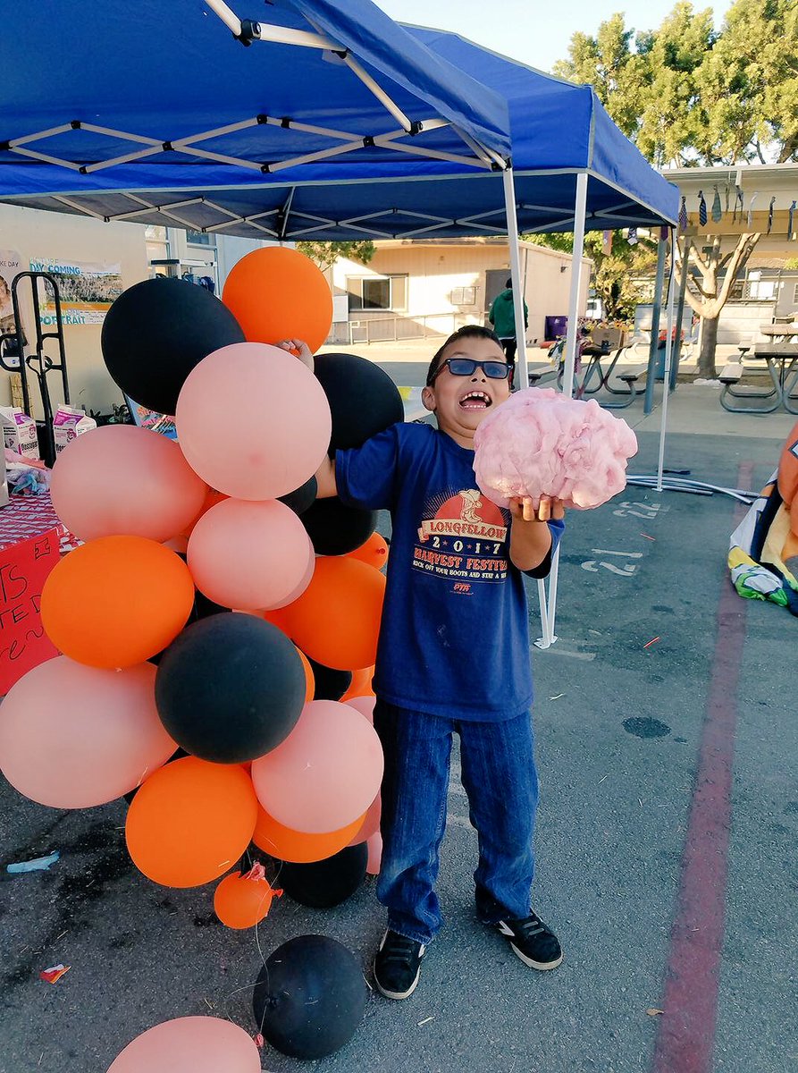 LBLongfellowPTA's tweet photo. The moment you realize this is why we do what we do for kids! #pta4kids #HarvestFestival #LongfellowPTA #purejoy https://t.co/THq0eUPpG9