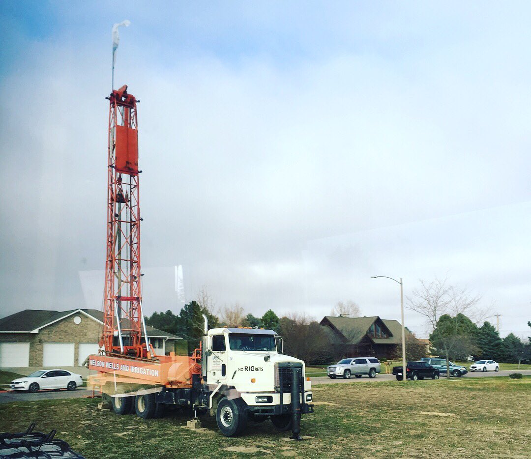 PSCCheer's tweet photo. Kaelia named this stunt “The Rig” last Saturday. 
Her family had the real “Rig” with a PSC flag flying high to greet the team yesterday. 🦋💙 https://t.co/whrHI60PtF