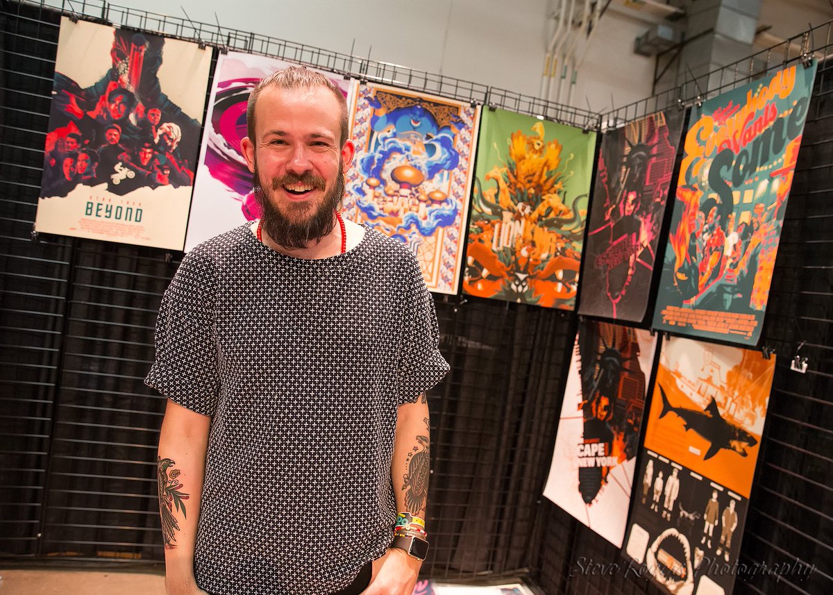 #MondoCon4 I always enjoy chatting w/the artists - here's Mathew <a href="/ghostco/">CR</a> <a href="/f_francavilla/">Francesco Francavilla</a> Stan &amp; Vince and @@MattTaylorDraws <a href="/MondoConAustin/">MondoCon</a>