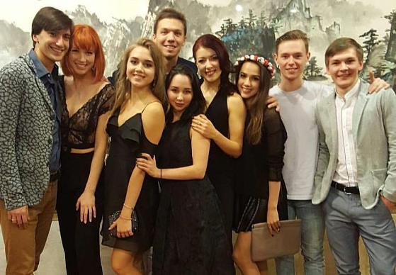 AlexPetrovFans's tweet photo. Alexander and the rest of the Russian Team at the closing banquet of Cup of China 2017
#alexanderpetrov #александрпетров #coc17 #CoC2017 https://t.co/HWcn0sHA35