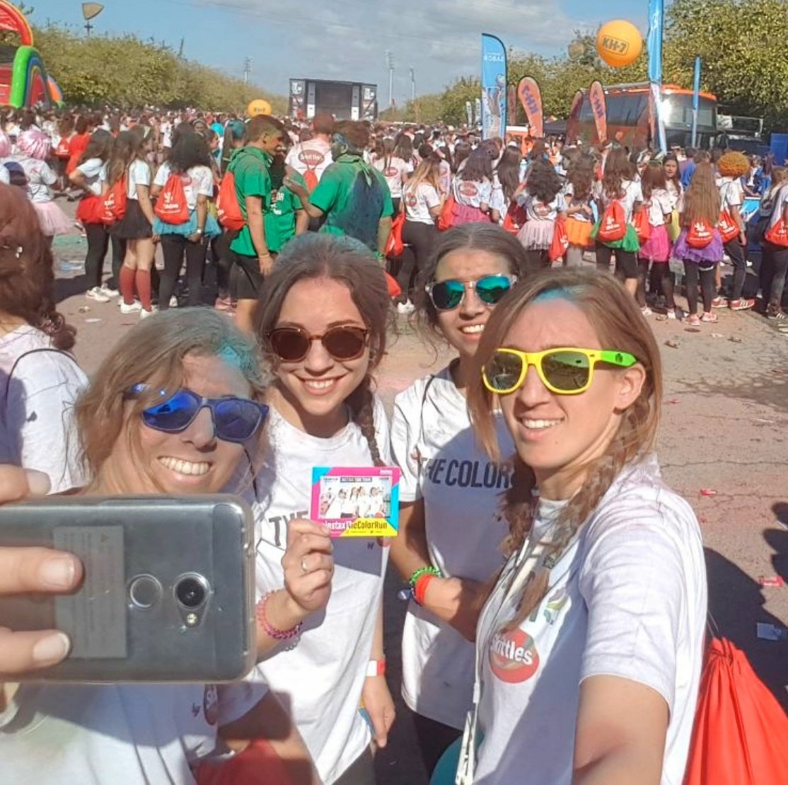 mcrisbm90's tweet photo. #instaxTheColorRun #Sevilla https://t.co/yG6DgRshPe