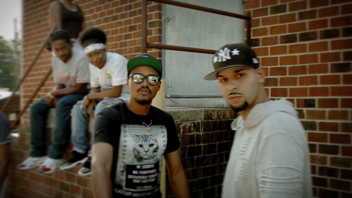 NewLinaMusic's tweet photo. 3 more days ... 🤗
#UpEarlyHandsDirty👐 #MusicVideo #Hot #NewLina #DMoore #XplicitInk #Burlington #NorthCarolina #HipHop #NewYork #Brooklyn https://t.co/z6oDtTKGWn