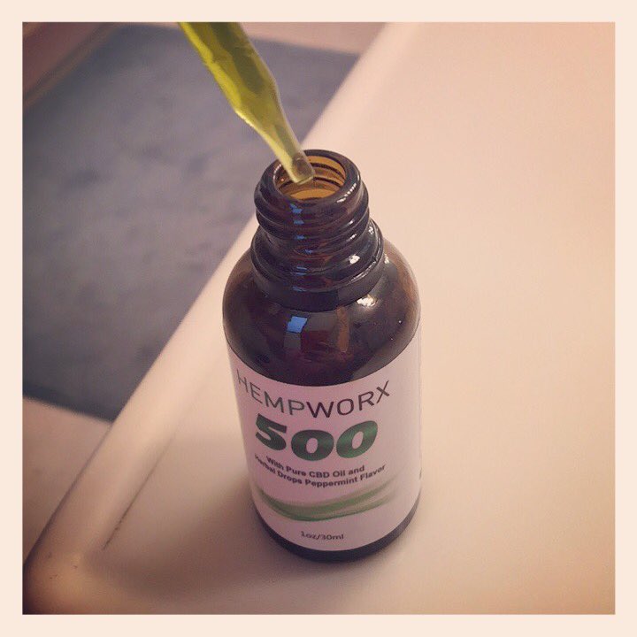mylupusproject's tweet photo. My new favorite product to help with my pain and anxiety caused by #autoimmunedisease https://t.co/tm2lsD1HsX #youhavetotrythis 🌱😋 https://t.co/XseZh41bXW