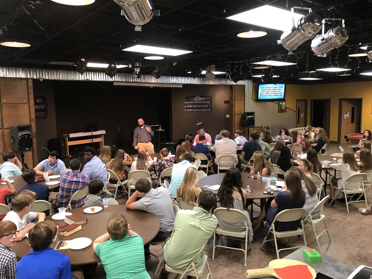 FT_Students's tweet photo. Shandy sharing The Andrew Project @fbctupelo with our youth on Sit By Me Sunday. #SitbyMeSunday #GrowGroups https://t.co/rjw9VQ5xFM