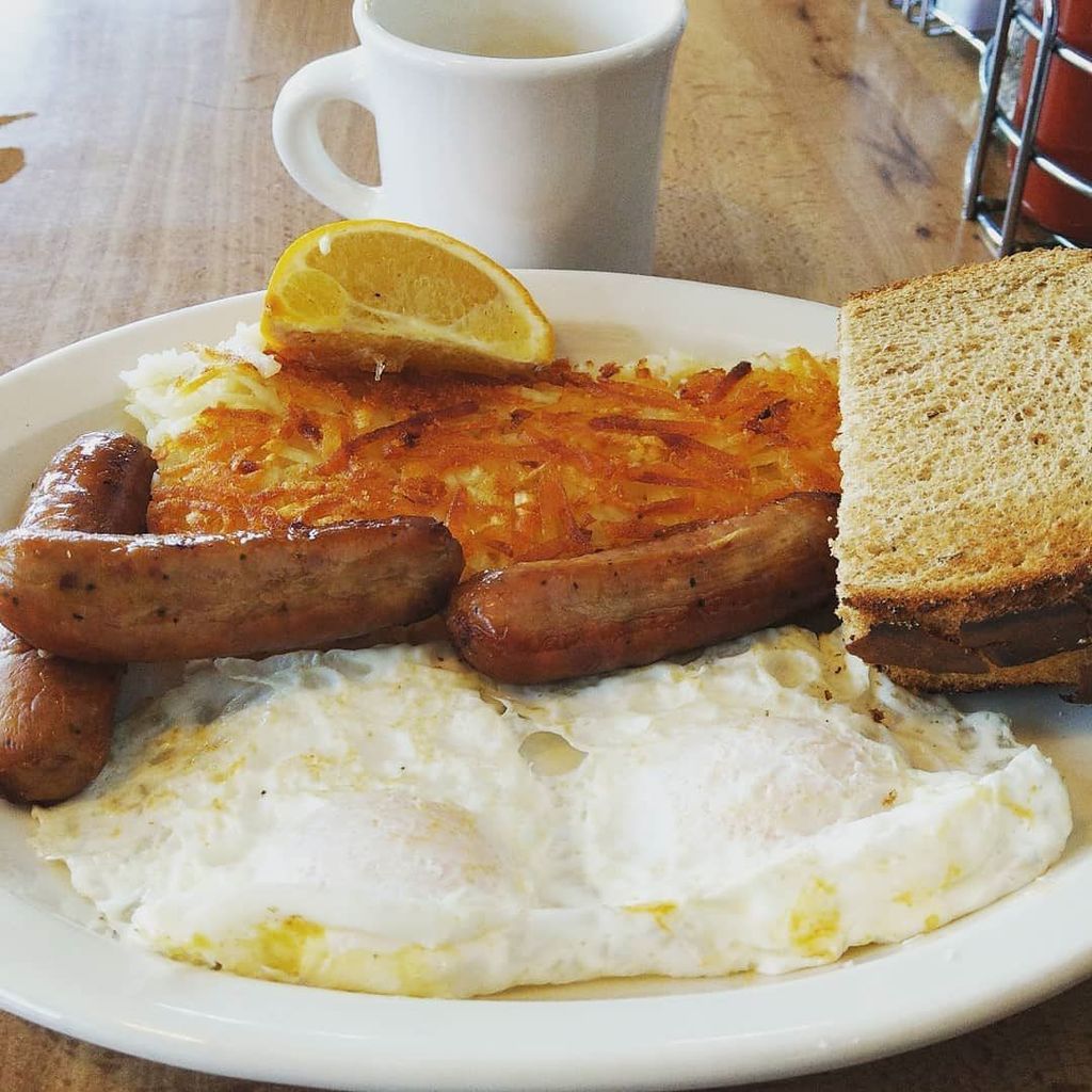 vestergaardj's tweet photo. Farmers Breakfast @ #Lowells #Seattle https://t.co/xRvT7p5gIk https://t.co/KGdhPCKV4W