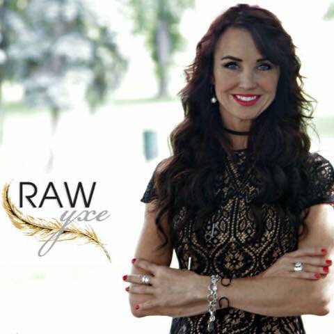 LMichelleWild's tweet photo. I don’t dress up for boys. I dress up to stare at my reflection as I walk by store windows.  https://t.co/775mtkX6eB 💋 #rawyxe https://t.co/AXUmuAPxqn