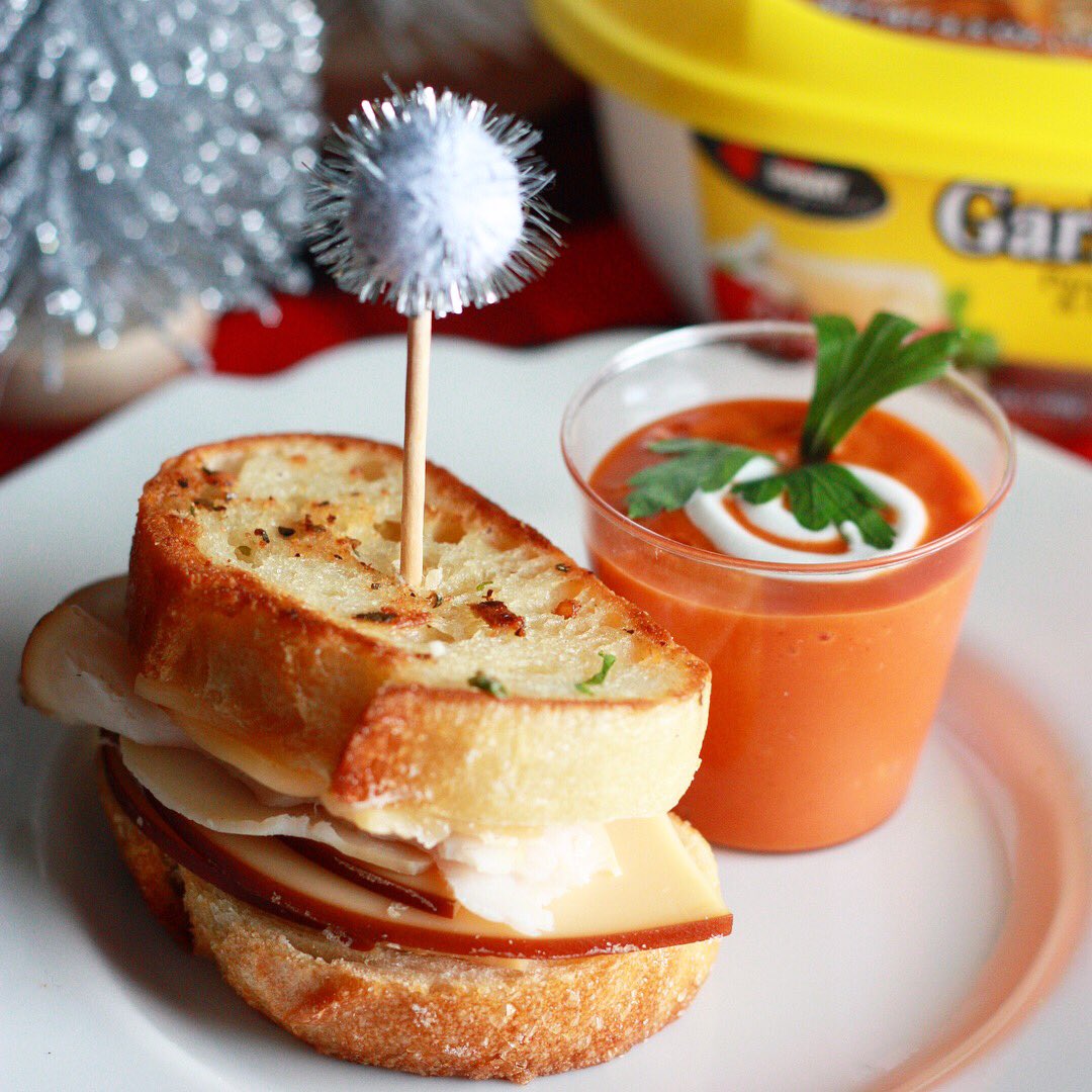 Everyday_Jenny's tweet photo. Chef Shamy gourmet garlic butter makes these fun mini grilled cheese perfect for a party! #AButterHoliday #partyfood https://t.co/5eIXwGICEz