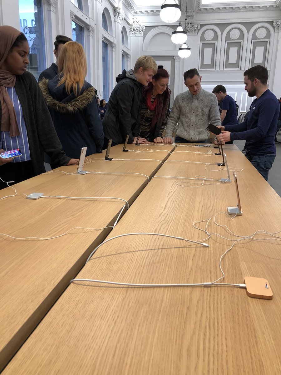 ConnURZ's tweet photo. @AngelaAhrendts Given the clean &amp; minimalist nature of Apple Stores, I find it astonishing how these wires are not hidden. @tim_cook @Apple https://t.co/9wQsUqc77T