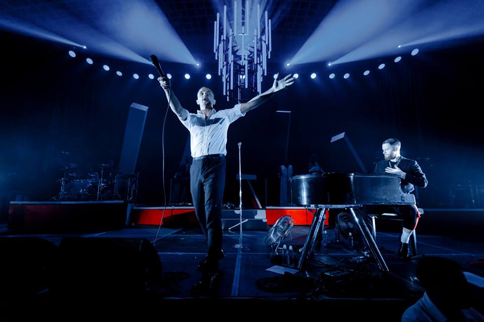HurtsFanClub's tweet photo. Today , Hurts playing their biggest show at Megasport Sport Palace , Moscow in Russia! #DesireTour https://t.co/lVgLZofkpN