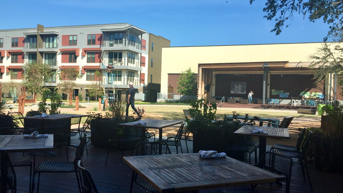 EatsBeat's tweet image. Beautiful morning for patio brunch at @PiattelloFW Italian Kitchen in @WatersideFW or another great local restaurant–