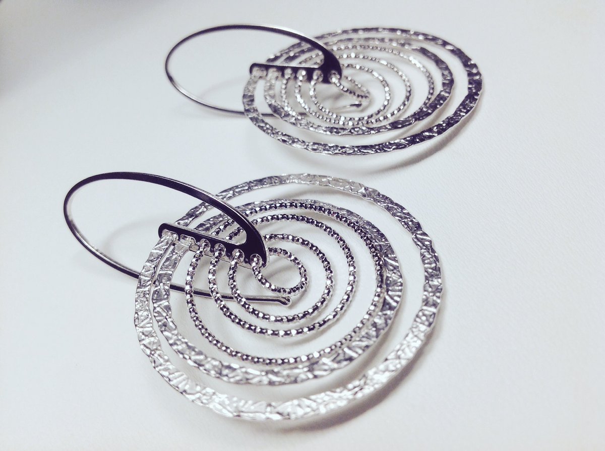 Cavicchioli_16's tweet photo. Orecchini con pendente in #925Silver #bijouxCollection https://t.co/Mannu5RnQJ