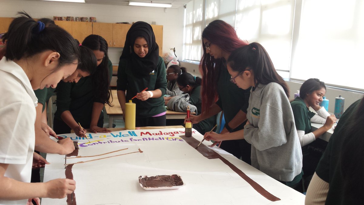 CPSSZonta's tweet photo. Don't have plan's tomorrow @ lunch??? Join us tomorrow in Rm. 101 @10:50 to help finish painting! Hours will be awarded! @CentralPeel1 https://t.co/lcC9tRWsV4