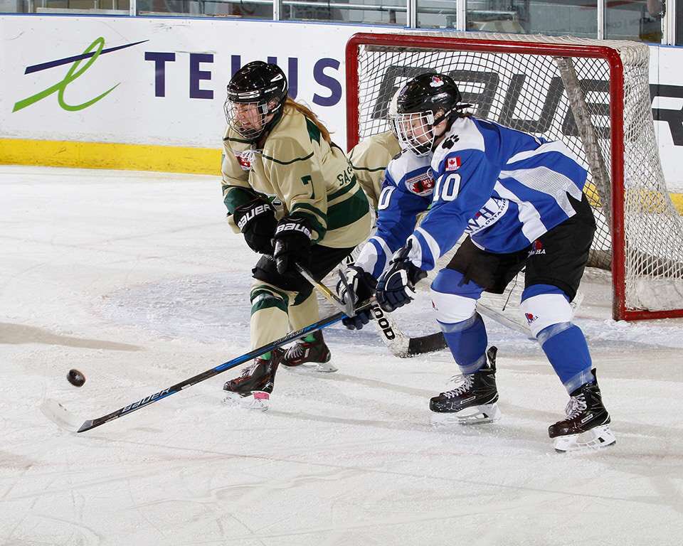 Alexa Hoskin (2 A) led Ont to gold-medal game, winning its semi over Sask. 6-2 at National WU18 Championship. Watch game on TSN 2 @ 4:30 td