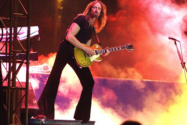 BraveWords666: Happy Birthday to Jeff Watson of Night Ranger! During 2009 Jeff was part of Dennis DeYoung\s travel 