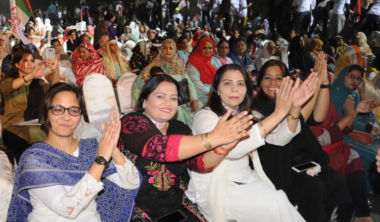 MLKAdil's tweet photo. ہماری گنتی کم کرکےہمارے وجود کی نفی کی جارہی ہے، حق پرست رکن قومی اسمبلی و رکن رابطہ کمیٹی ایم کیو ایم پاکستان کشور زہرا
#FairCensusOurRight https://t.co/xjaMzzpYK5