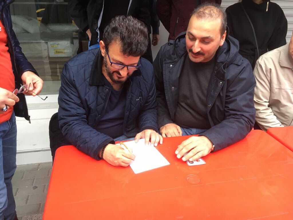 avcilarakparti's tweet photo. https://t.co/6Si44KUK7wşa Mahallemizdeki Ak Noktamızı Bşk @tepealiburak İle Ziyaret Ederek Üyelik Kaydı Yaptık. @RT_Erdogan @mustafaatas https://t.co/OQn8SELoxL