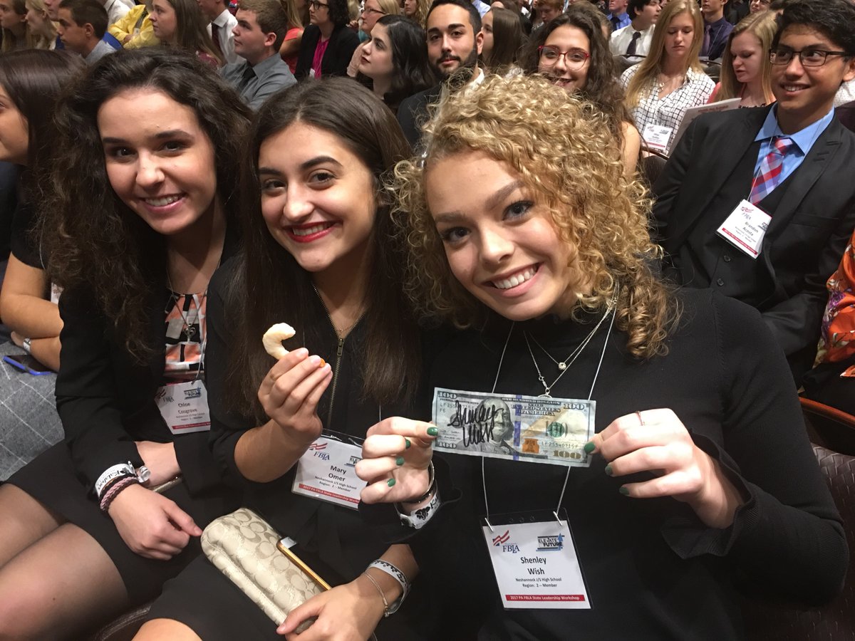 PAFBLASLW's tweet photo. Creating #magicmoments @PAFBLA SLW with @iamJeffKaylor imagination brings the WoW! #pafblaslw https://t.co/59FLH30tlv