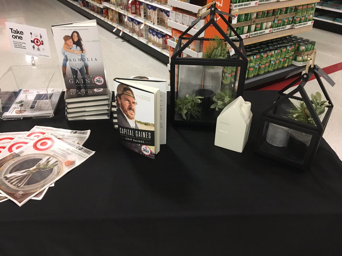 Shellbelle916's tweet image. So excited to share our new brand Hearth and Hand launching today at Target! #target1098