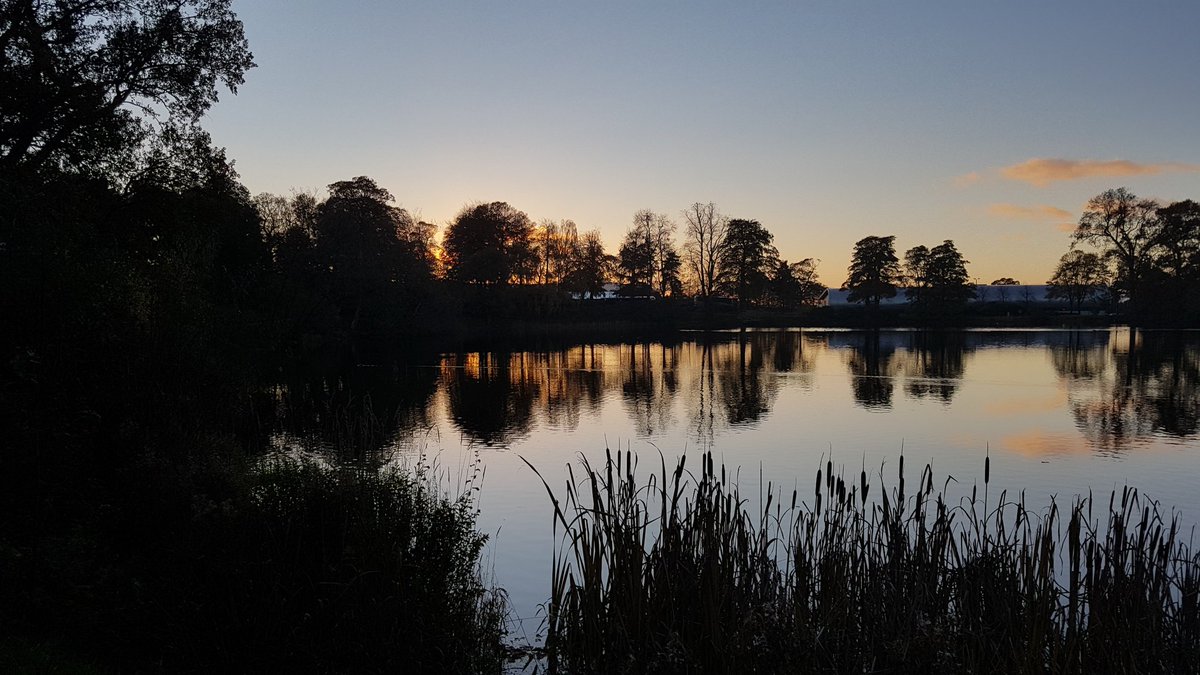 frasergj's tweet photo. @BBCScotWeather @BBCWthrWatchers @bbcweather @BBCAimsir Great end of day light around Stirlingshire tonight (5/11) #loveukweather #StormHour https://t.co/H5OPSScEzz