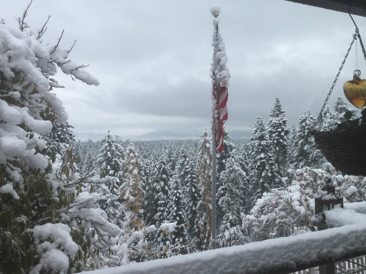 SPRobertLee's tweet photo. No Disrespect to our FLAG!
But Global warming just hasn’t reached Idaho yet👍😂😂😂 https://t.co/fknYts8IEa