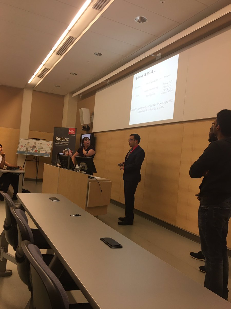 ncTakeOff's tweet photo. All gamers unite! League of Gamers introduces a new social experiences for gamers #NiagaraKickOff https://t.co/LyJHzikSsF
