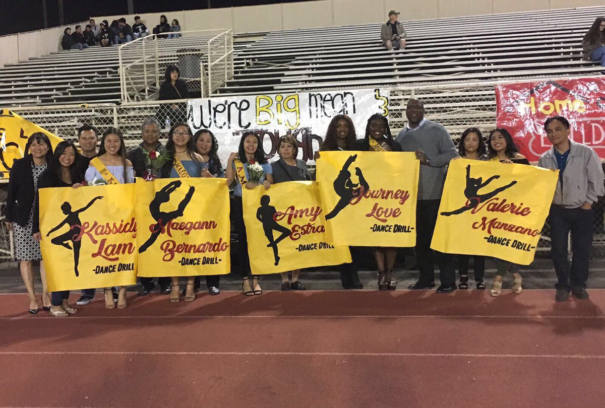 al1ornothin8wc's tweet photo. Congrats to all our seniors from the performing arts team for their Senior Night!๐๐ #bandandcolorguard #hiphop #dancedrill https://t.co/Yq8IKp1HV3