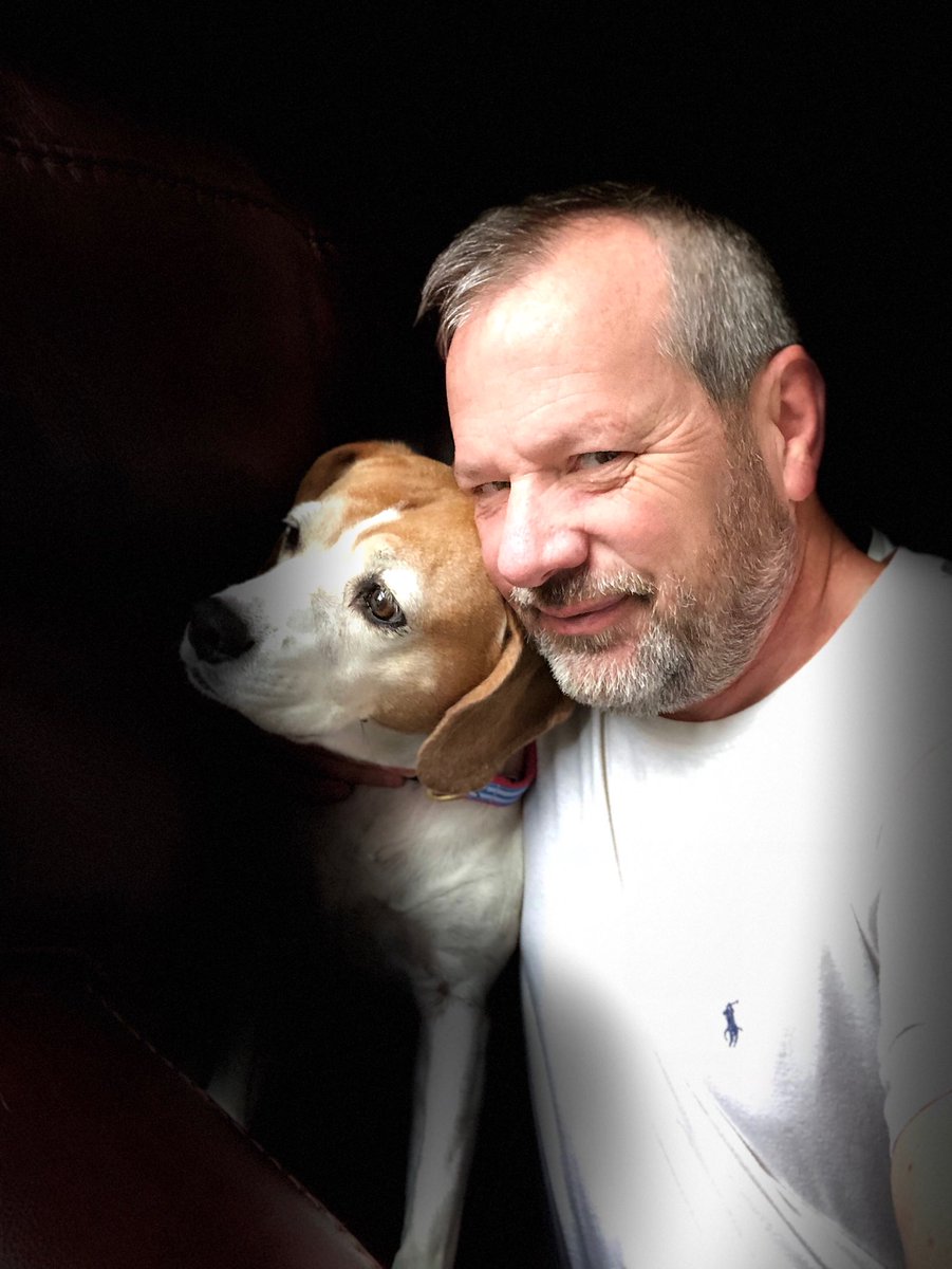 bubles1204's tweet photo. My dad got the IPhone X and decided to try out the camera with my dog https://t.co/3jqXn80lEq