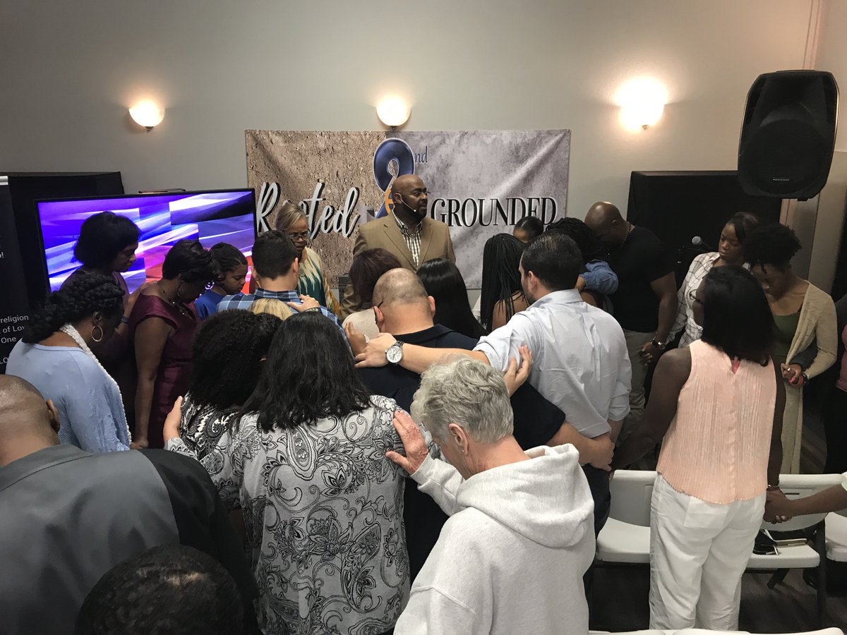 HF_Church's tweet photo. Amazing family time touching and supporting each other.#family #Godisgood https://t.co/TFIyJ8DMQh