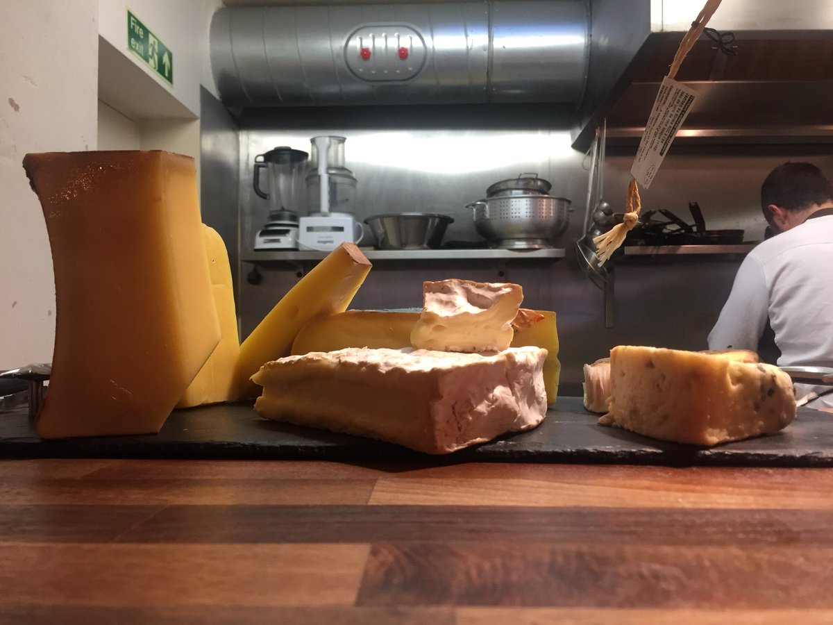 youknowrosie's tweet photo. High-rise cheeseboard metropolis @PetitPoisBistro #cheesus #Hallelujah https://t.co/KKb3yCmZnQ