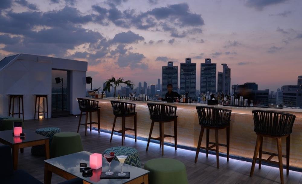 Vanilla Sky Bar #rooftopbar #rooftopview #rooftop #bar #view #cocktails #mixology #elevatedcocktails #vista #skyline #Thailand #Bangkok