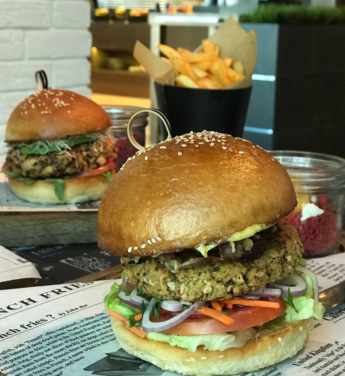 JoBrettAD's tweet photo. Veggie burgers and freak shakes at #cafe302 located at @AlMahaArjaan🍔 #veggieburgers #vegetarian #vegetarianmenu #dine #almahaarjaanbyrotana #rotanahotels #abudhabi #uae https://t.co/3Bl8ASigfJ
