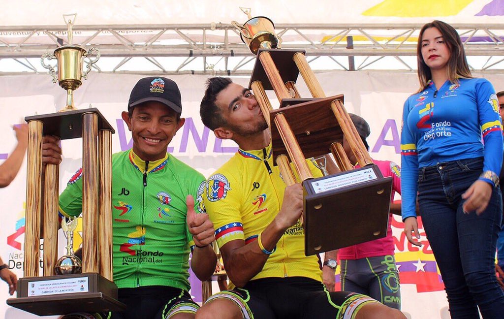 Guti99's tweet photo. #VVEN2017 El venezolano CARLOS TORRES del (@GrupoJHS1) es el nuevo Campeón de la edición 54 de la Vuelta Venezuela 2017. #Ciclismo #FVC https://t.co/Me2xxVZvlW