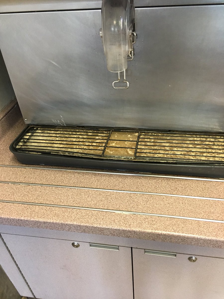 EdmistonRiley's tweet photo. @dspinv13 so disgusting! This is at the McDonald’s on Decatur and Alta! https://t.co/WmZ5U48HXW
