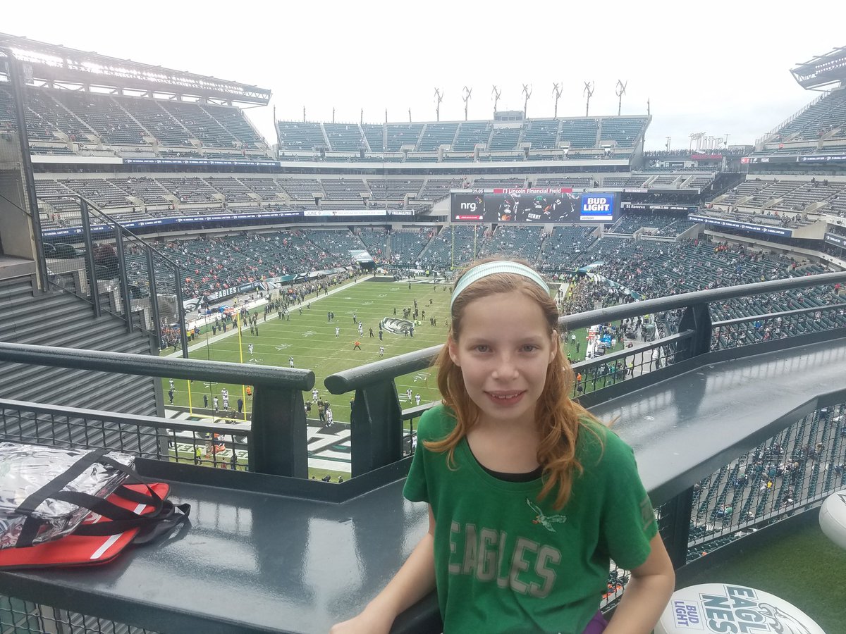 jesseberdinka's tweet photo. Getting hyped for Blackout Day! #FlyEaglesFly #PhiladelphiaEagles #8-1 https://t.co/hziCo23Lqg