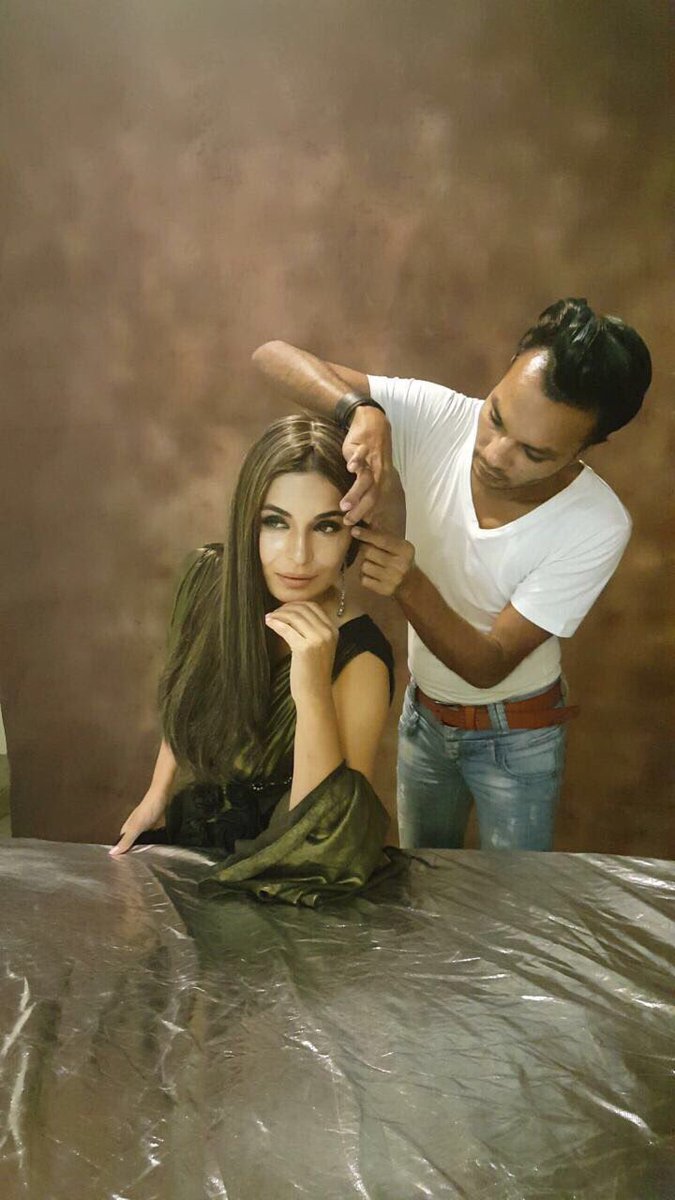 showbiz_of_pak's tweet photo. Meera G is shooting right now with her makeup artist Eric Sen at JY the studio #ericsenofficial #thehouseofrana #rraannaayy https://t.co/uFOnaxEURC