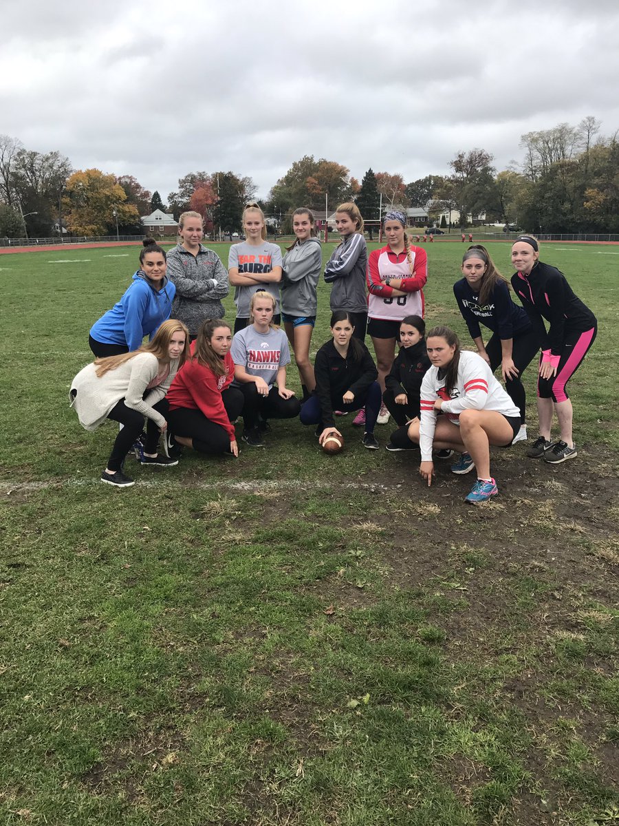 2019girlsfb's tweet photo. Great practice today ladies!!!#seniorssuck https://t.co/QDCsMwdh1r