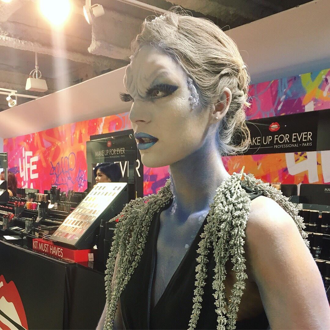 Fainafx's tweet photo. Created this #icequeen for #makeupforeverus at #themakeupshow. Looking forward to doing another demo today! https://t.co/yipPwJpLH5