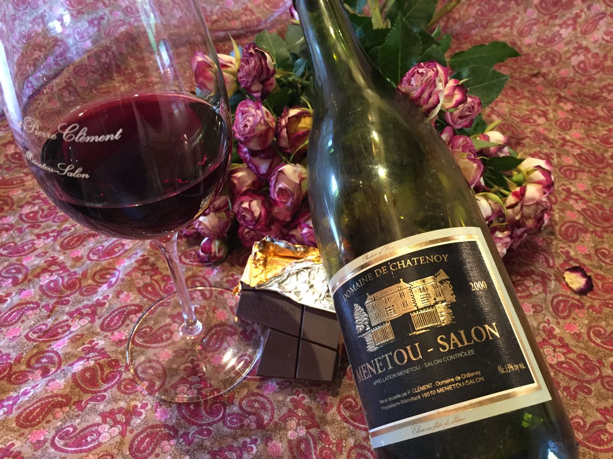 IetPClement's tweet photo. #WineandChocolate #winelover #RainySunday #chocolate 
Rouge Tradition 2000 https://t.co/1WPydnbEGM