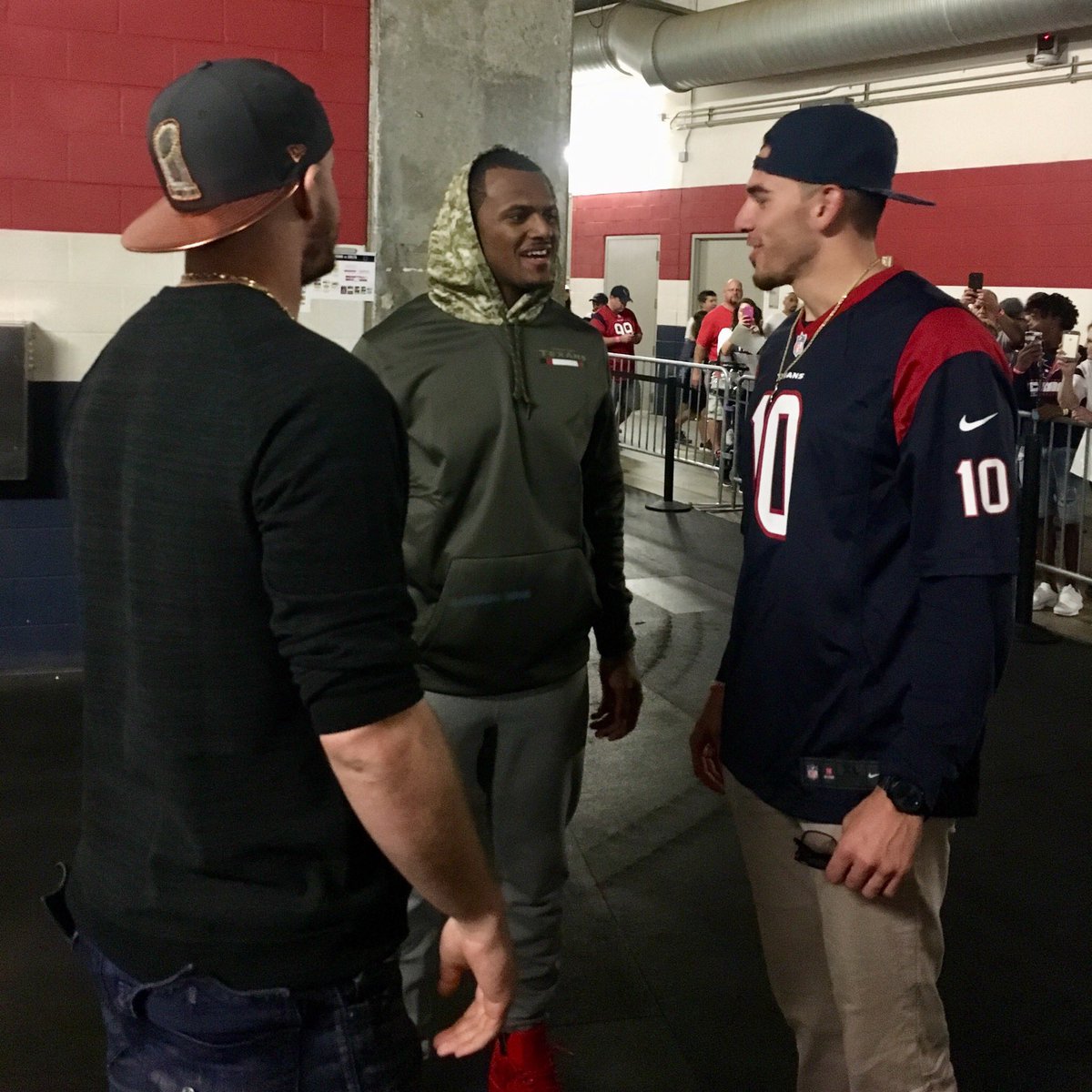 astros's tweet photo. Always gotta show the @HoustonTexans the love!

@ddddeevvvoooo and @musgrove23Stros caught up with @deshaunwatson before today’s game. 🤘 https://t.co/3NoQI0oVQd