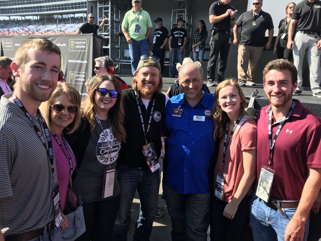 scootergierisch's tweet photo. Great to see @chipgaines today at @texasmotorspeedway stop by @TXCityofRoanoke anytime! #NLTX #ChipGaines #MayorG https://t.co/D4XWuENjyT