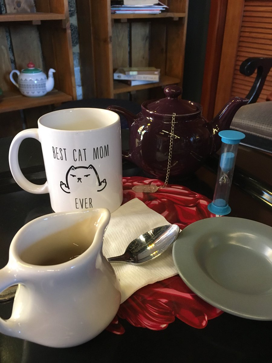 itaintali's tweet photo. Taking a break from writing at a little niche tea cafe. #taketimeforu https://t.co/xUg1xEWiT3